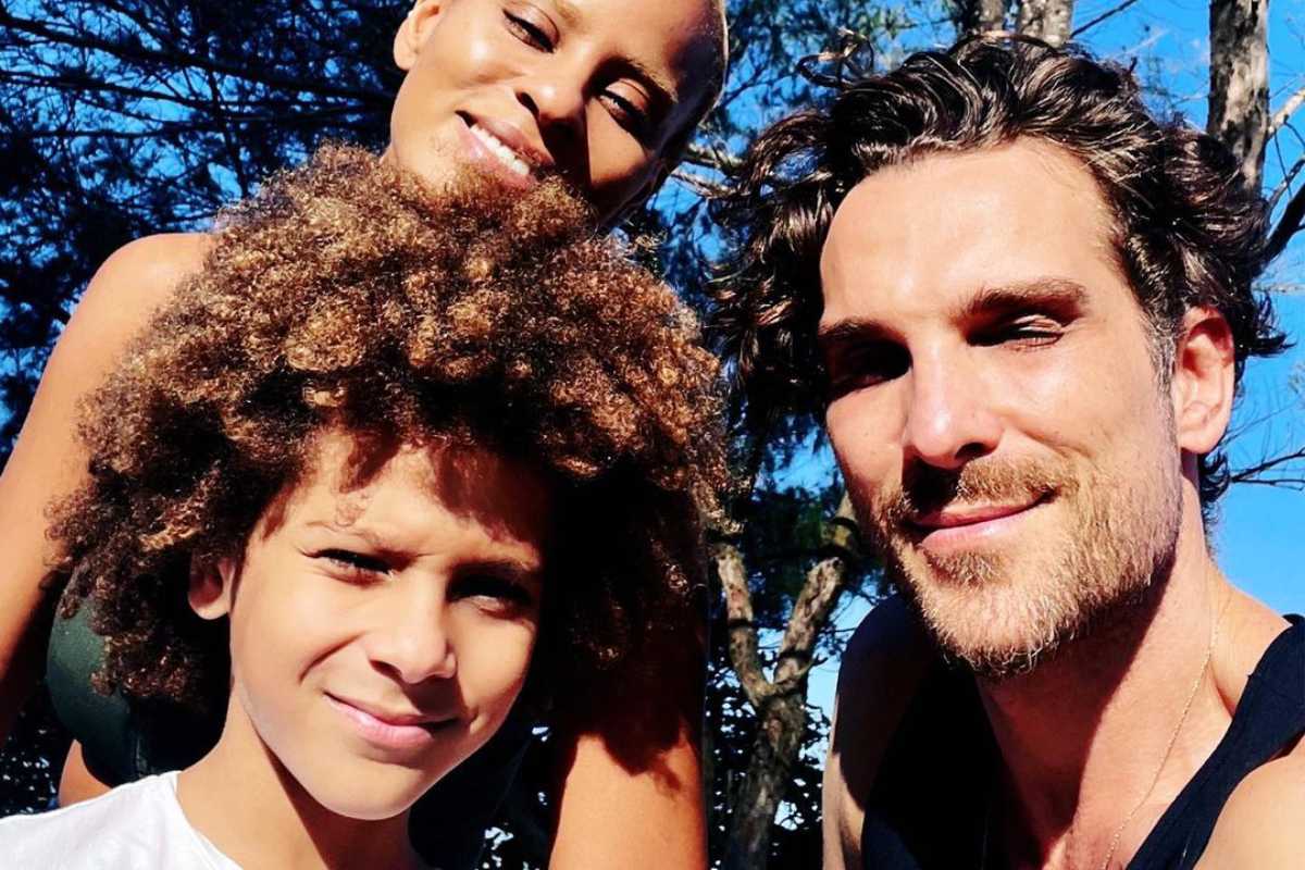 antônio posando com aline wirley e igr rickli