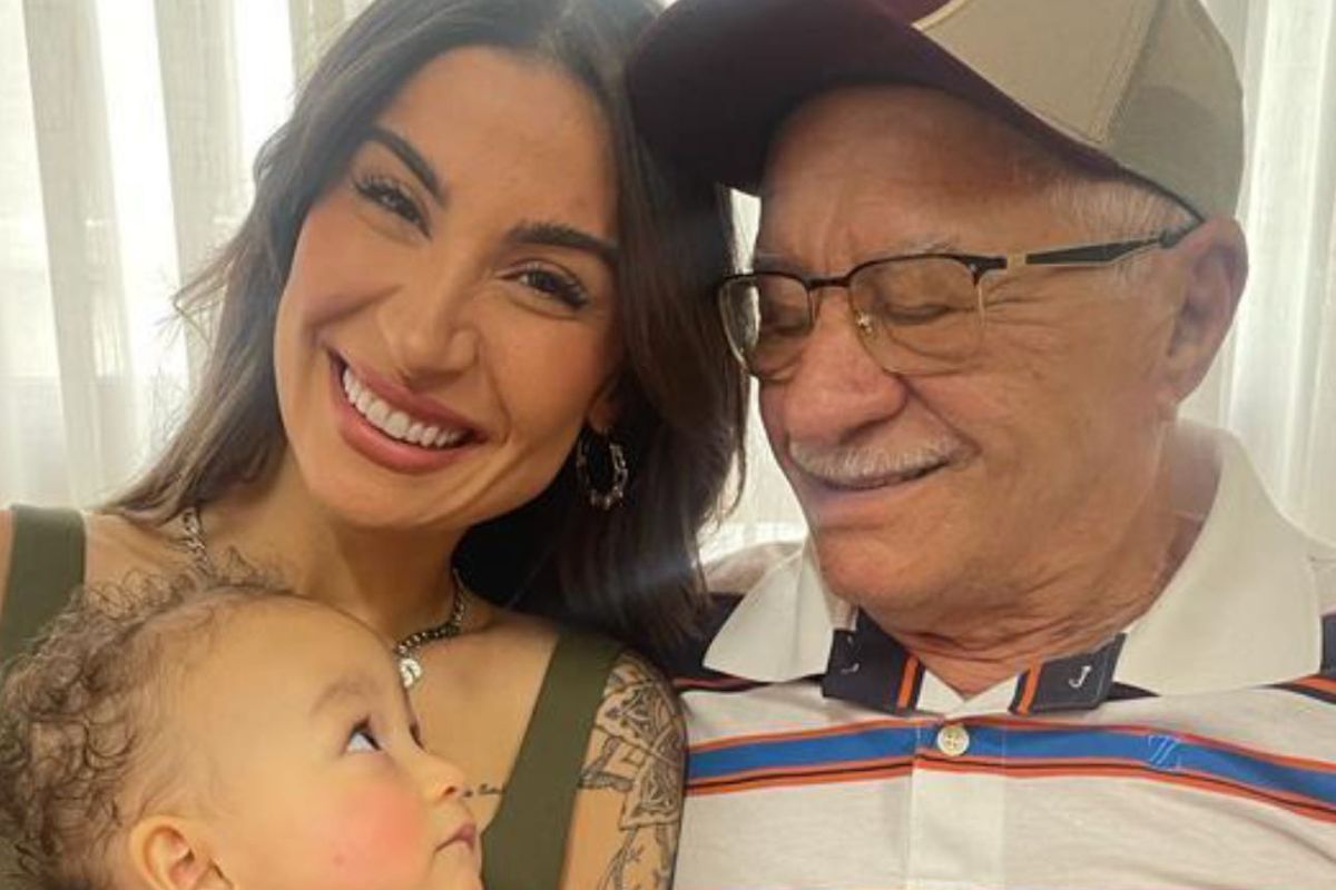 Bianca Andrade, o avô Inácio e o filho Cris