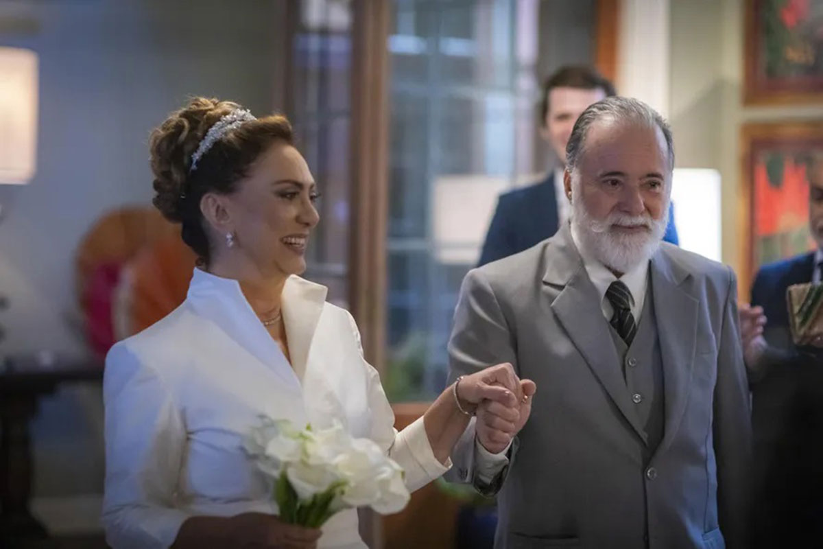 Agatha (Eliane Giardini) e Antônio (Tony Ramos) em Terra e Paixão