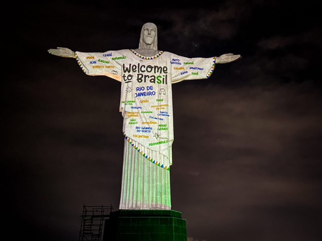 Cristo Redentor homenageia Taylor Swift