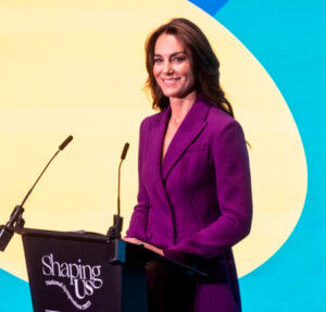 Kate Middleton tremia de brincadeira ao ouvir nome de Meghan Markle, diz autor