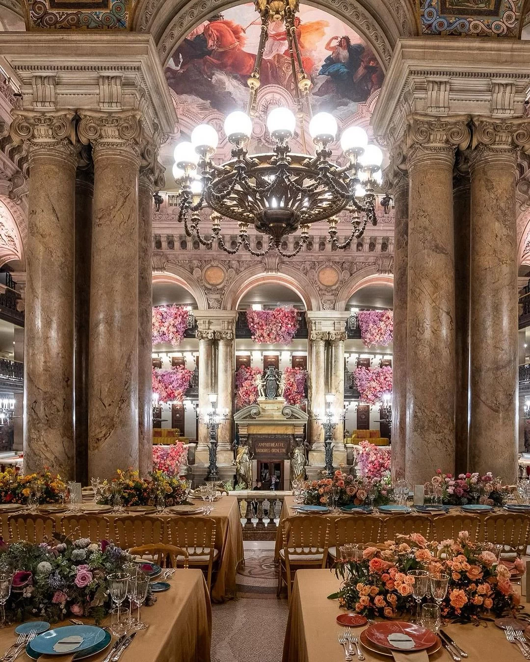 Cerimônia de casamento de Madelaine Brockway e Jacob LaGrone (Foto: reprodução/Instagram/@lakecomoweddings) Lorena Bueri