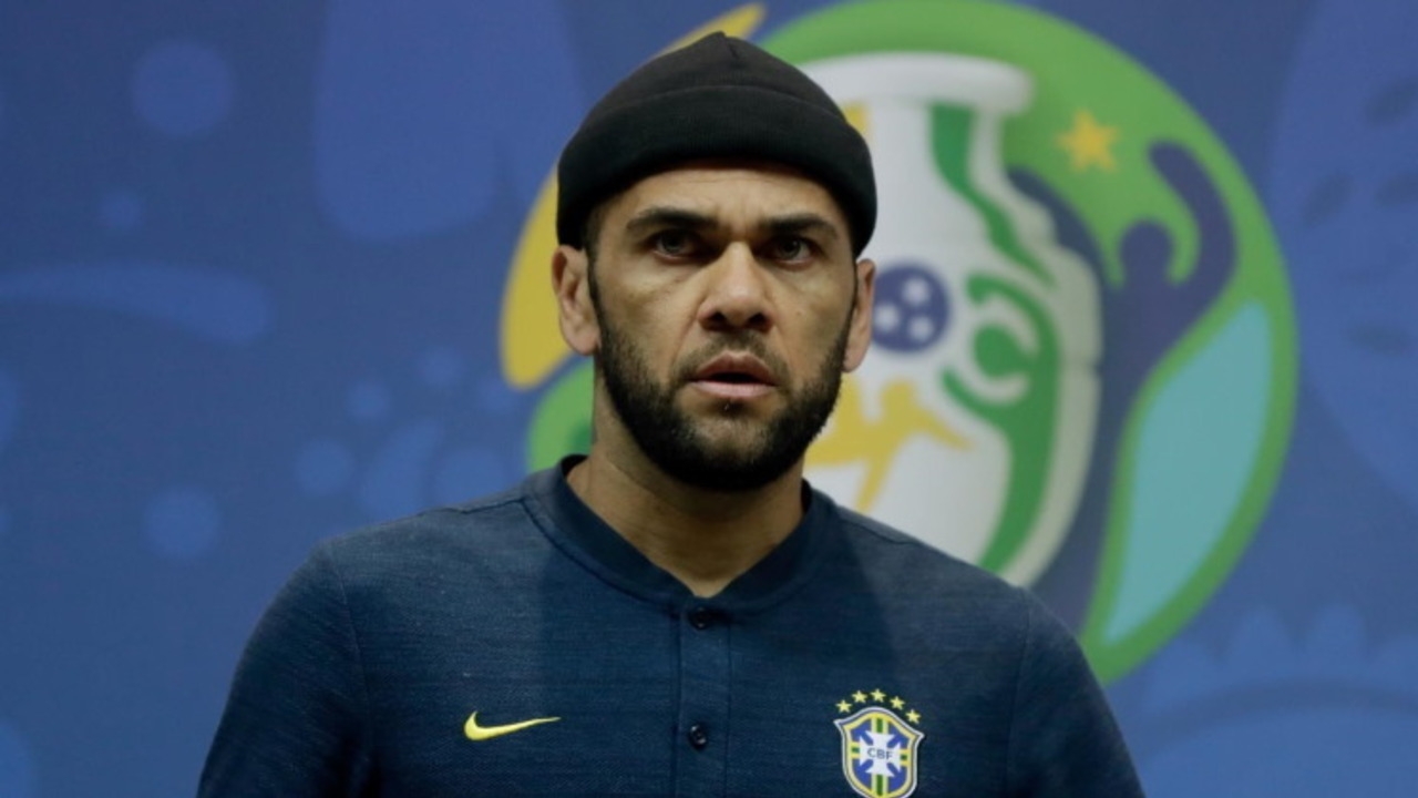 Daniel Alves será julgado na Espanha e poderá pegar pena de até 15 anos Lorena Bueri