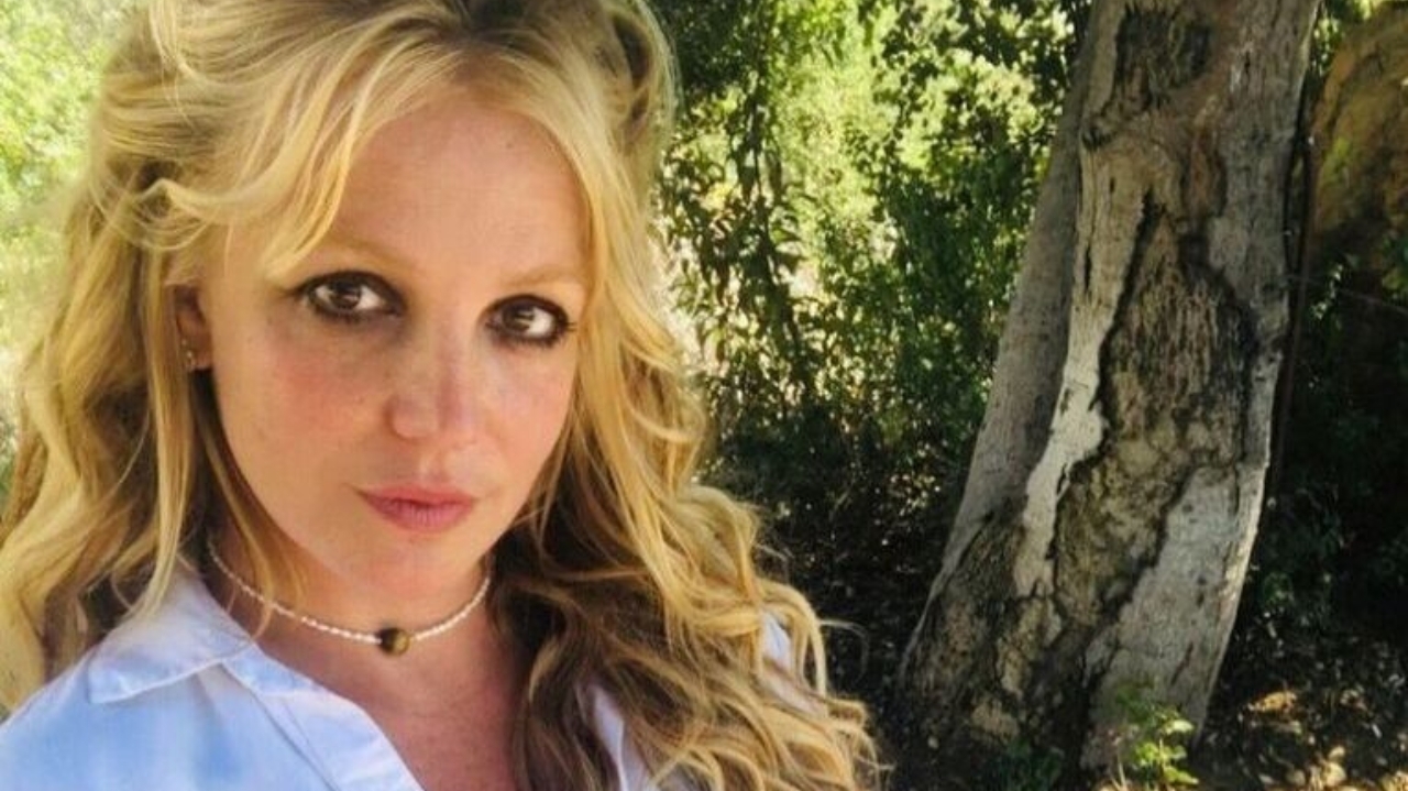 Britney Spears reaparece em público após o lançamento de sua biografia Lorena Bueri