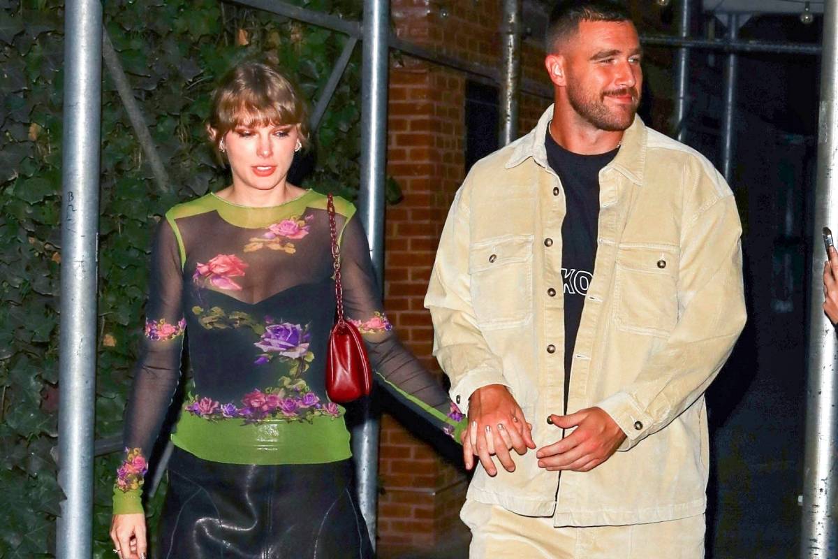 taylor swift ne travis kelce caminhando juntos