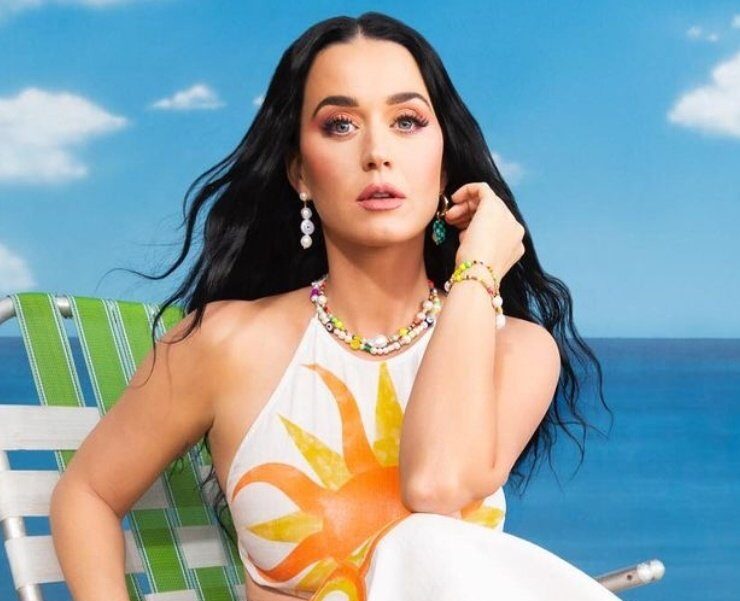 Katy Perry confirma retorno a música em 2024