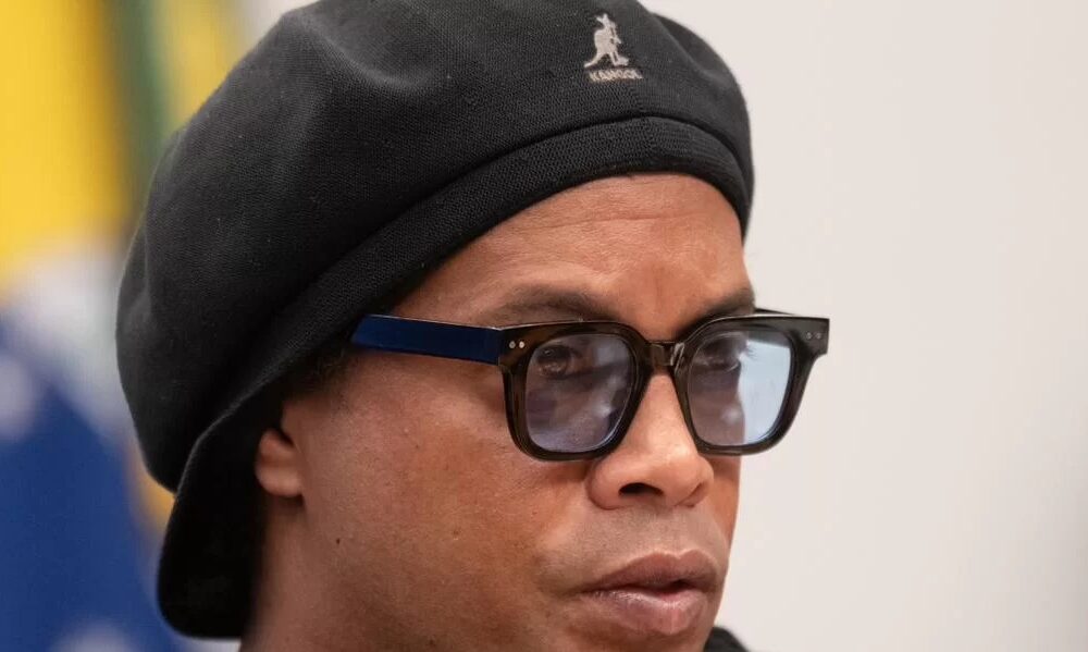 Justiça pede penhora de R$ 50 mil de Ronaldinho para quitar dívida