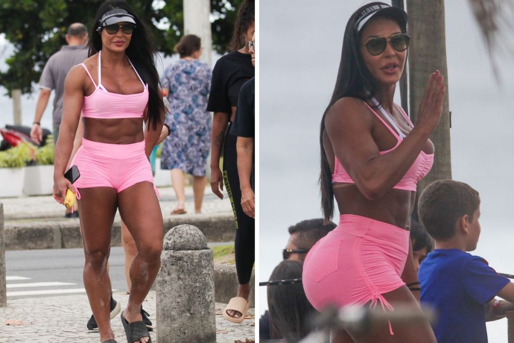 Gracyanne Barbosa foi clicada na praia da Barra da Tijuca