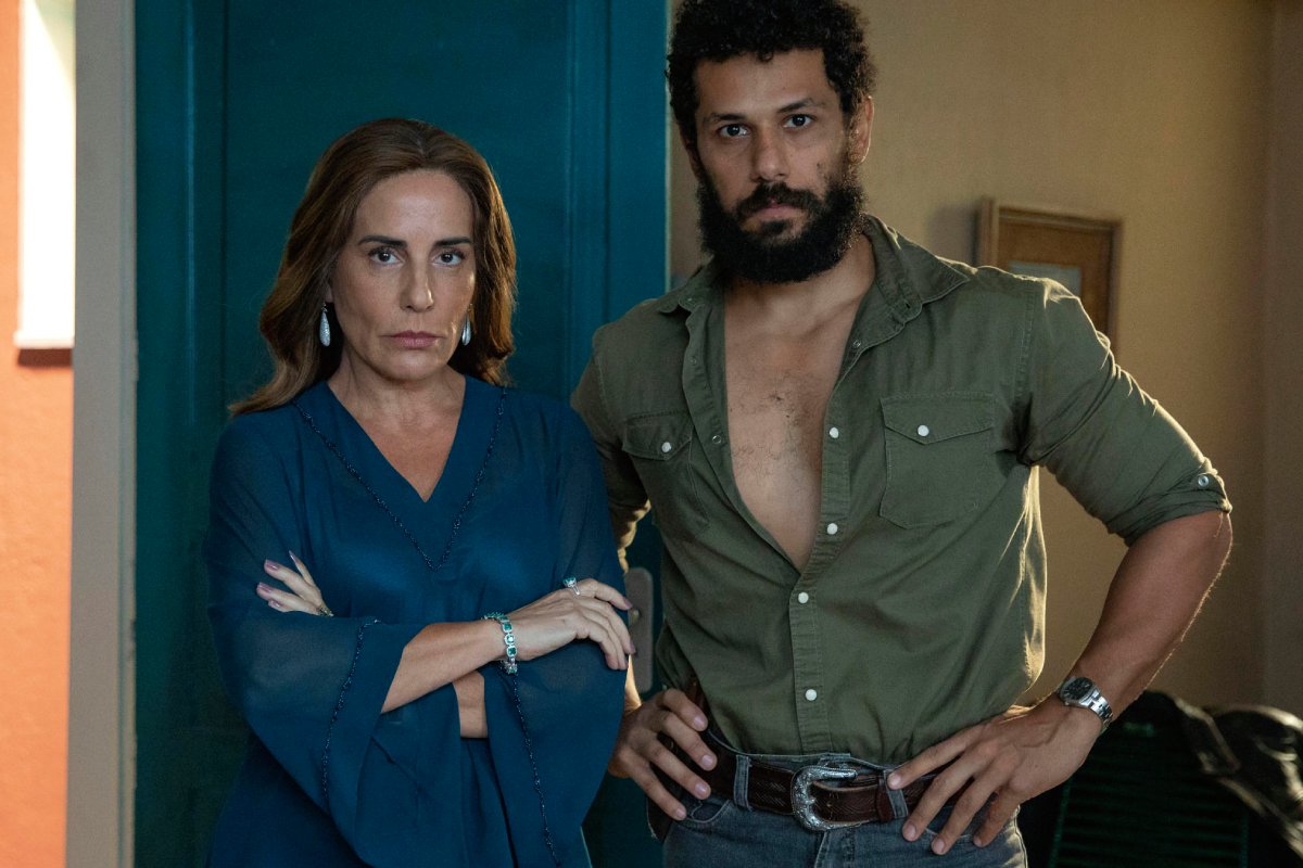 Irene (Gloria Pires) e Ramiro (Amaury Lorenzo) em "Terra e Paixão"