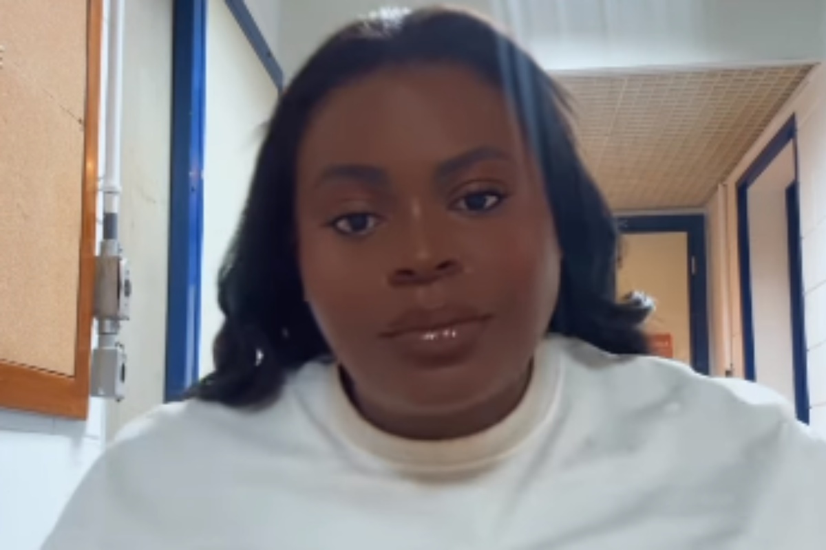 jojo todynho almoçando em bastidores da globo