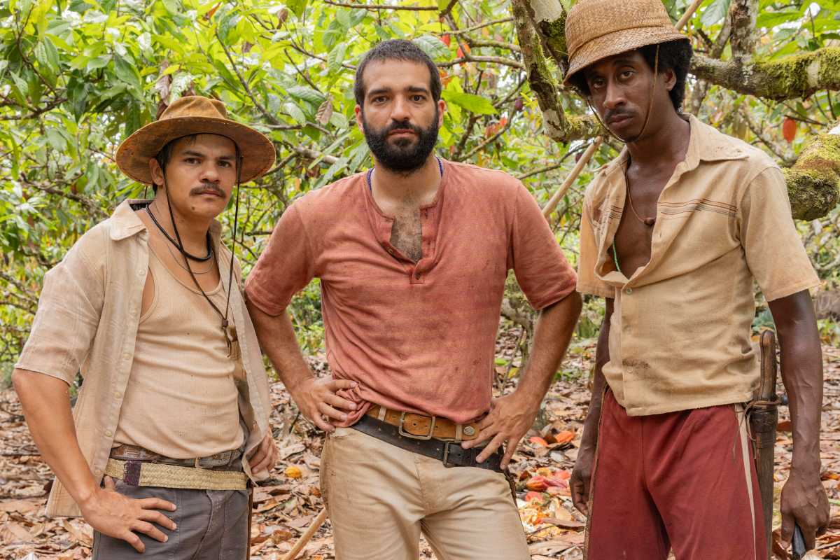 Deocleciano (Adanilo), José Inocêncio (Humberto Carrão) e Jupará (Evaldo Macarrão) na primeira fase de "Renascer"