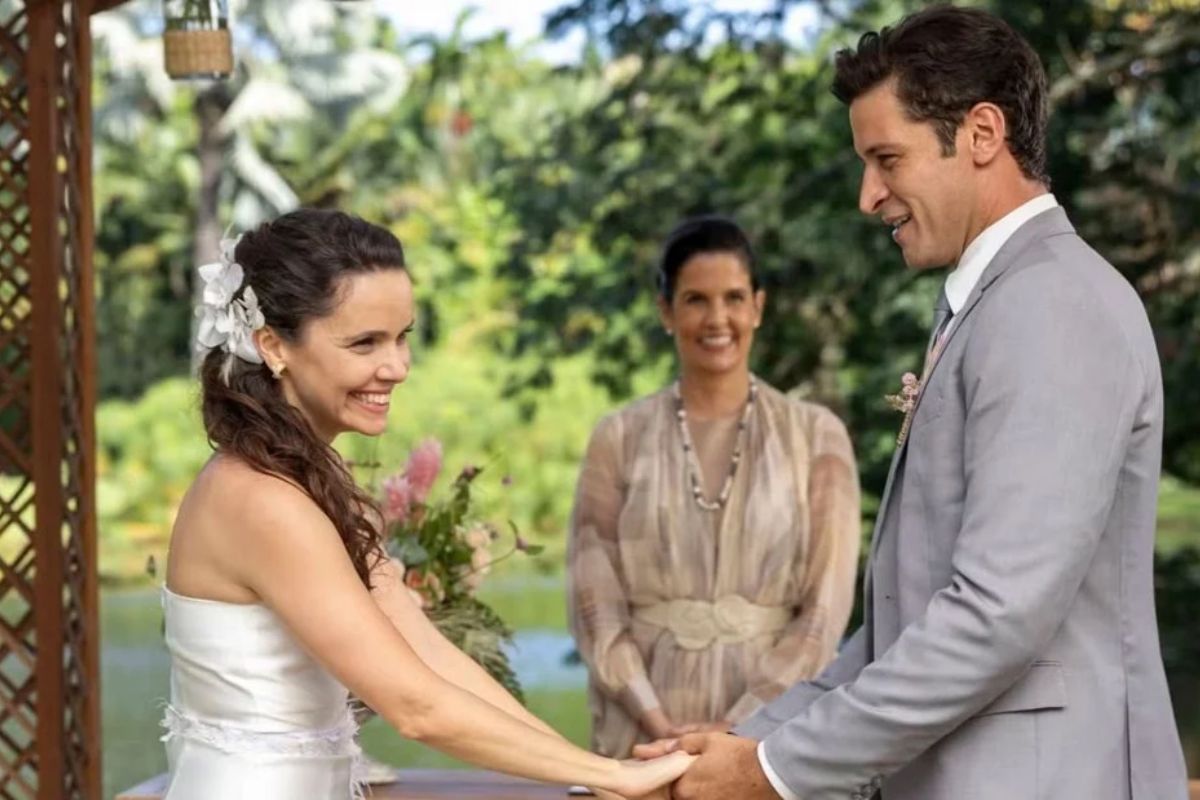 Lucinda se casa com Marino em meio a tensão e perrengue (Reprodução/Leo Rosario/Globo)