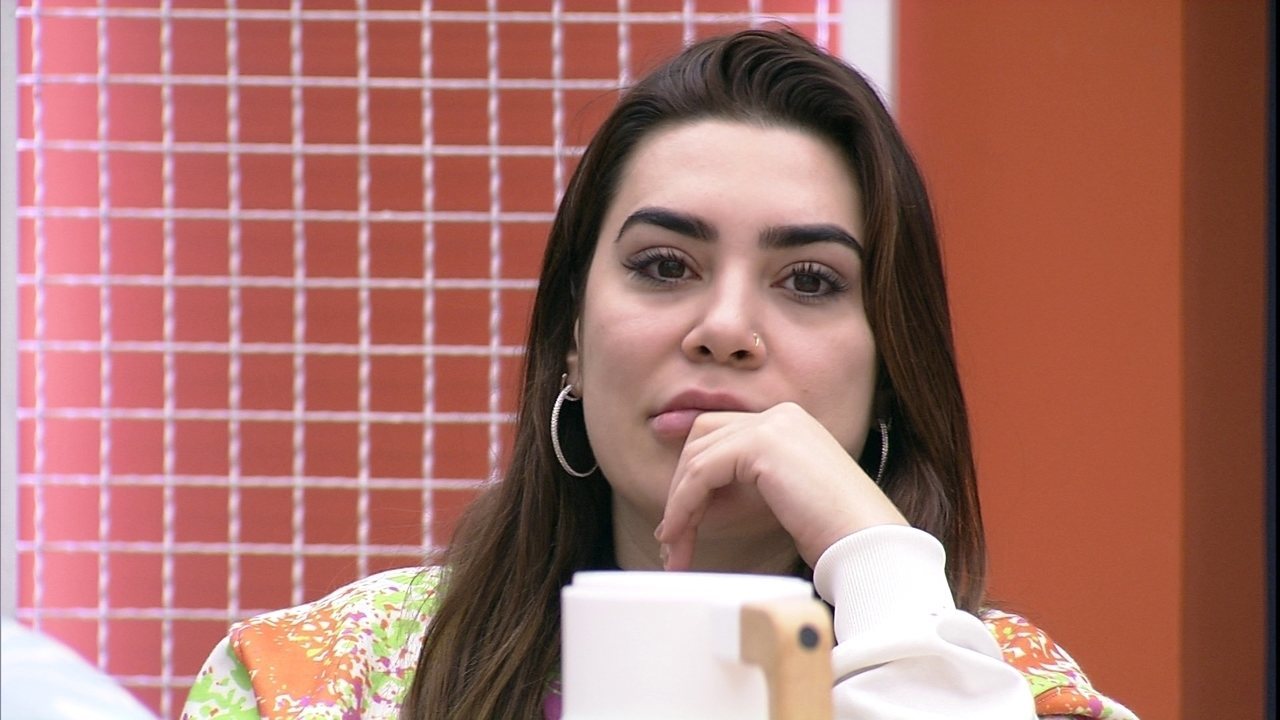 Vídeo mostra o momento em que Naiara Azevedo sofre agressão de seu ex-marido; assista