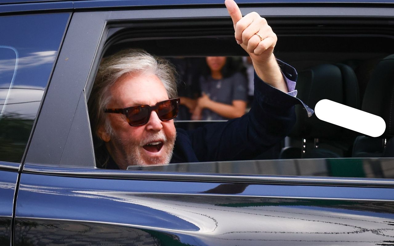 Paul McCartney chega para show em São Paulo