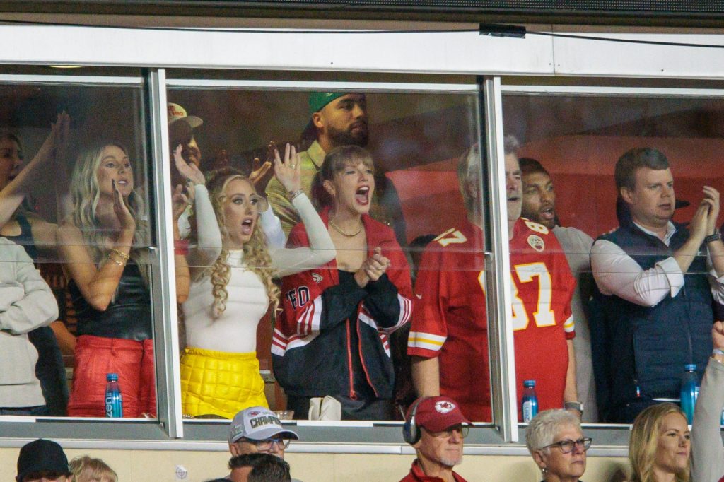 Taylor Swift no jogo de Travis Kelce nos Estados Unidos