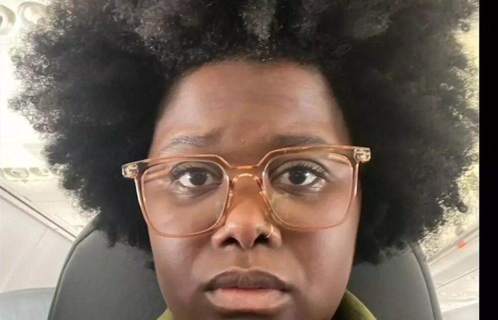Pega na mentira? Cantora diz ter sofrido racismo em aeroporto e PF desmente