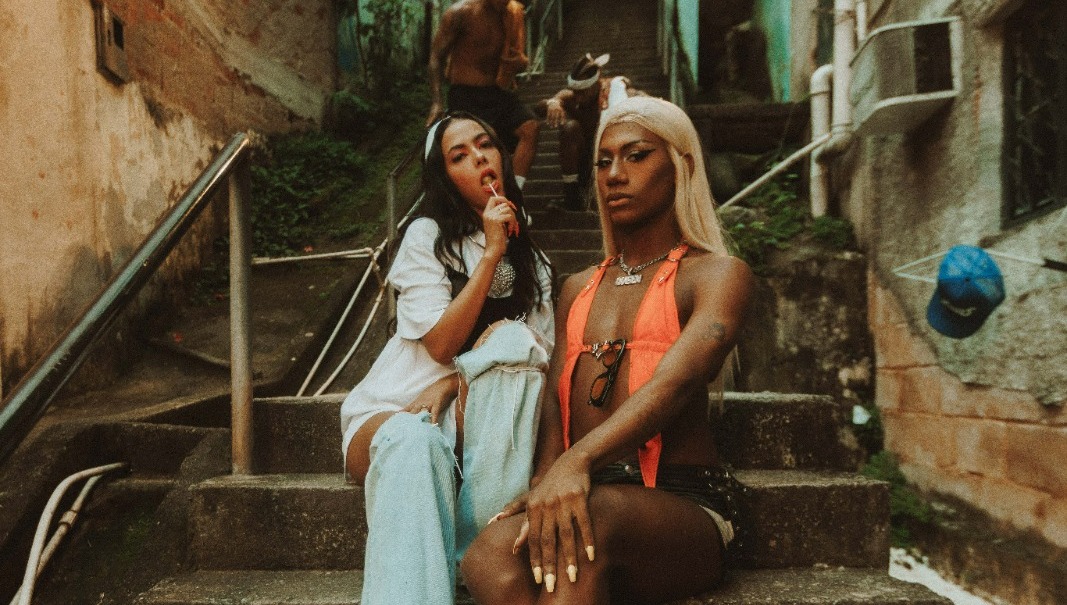 Cantora Mineira Ella A lança “Soca fofo” em parceria com Vitty