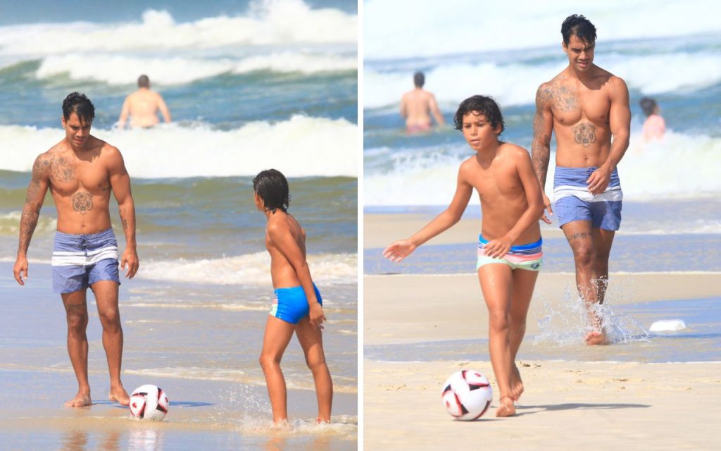 micael-borges-com-o-filho-na-praia-5-1024x640-1 Micael Borges: dia de bola e praia com o filho Zion – Foto: Fabrício Pioyani/ AgNews