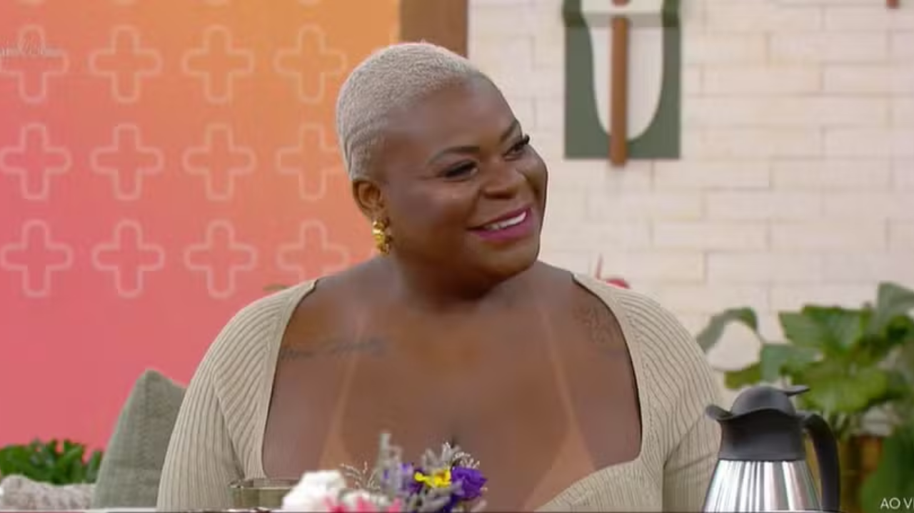 'Perdi 47 kilos', revela Jojo Todynho após cirurgia bariátrica Lorena Bueri
