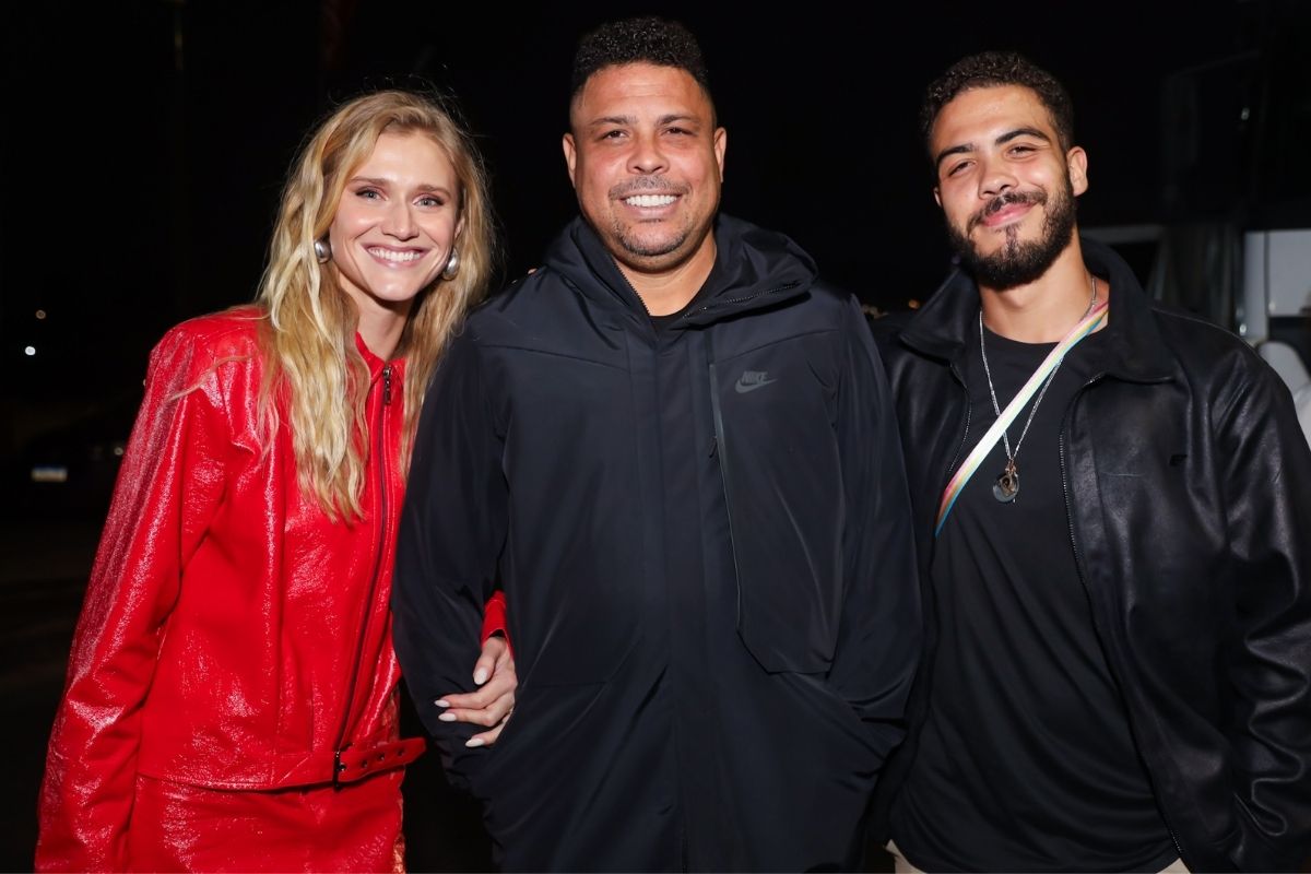 Ronaldo Fenômeno e Celina Locks e o filho Ronald