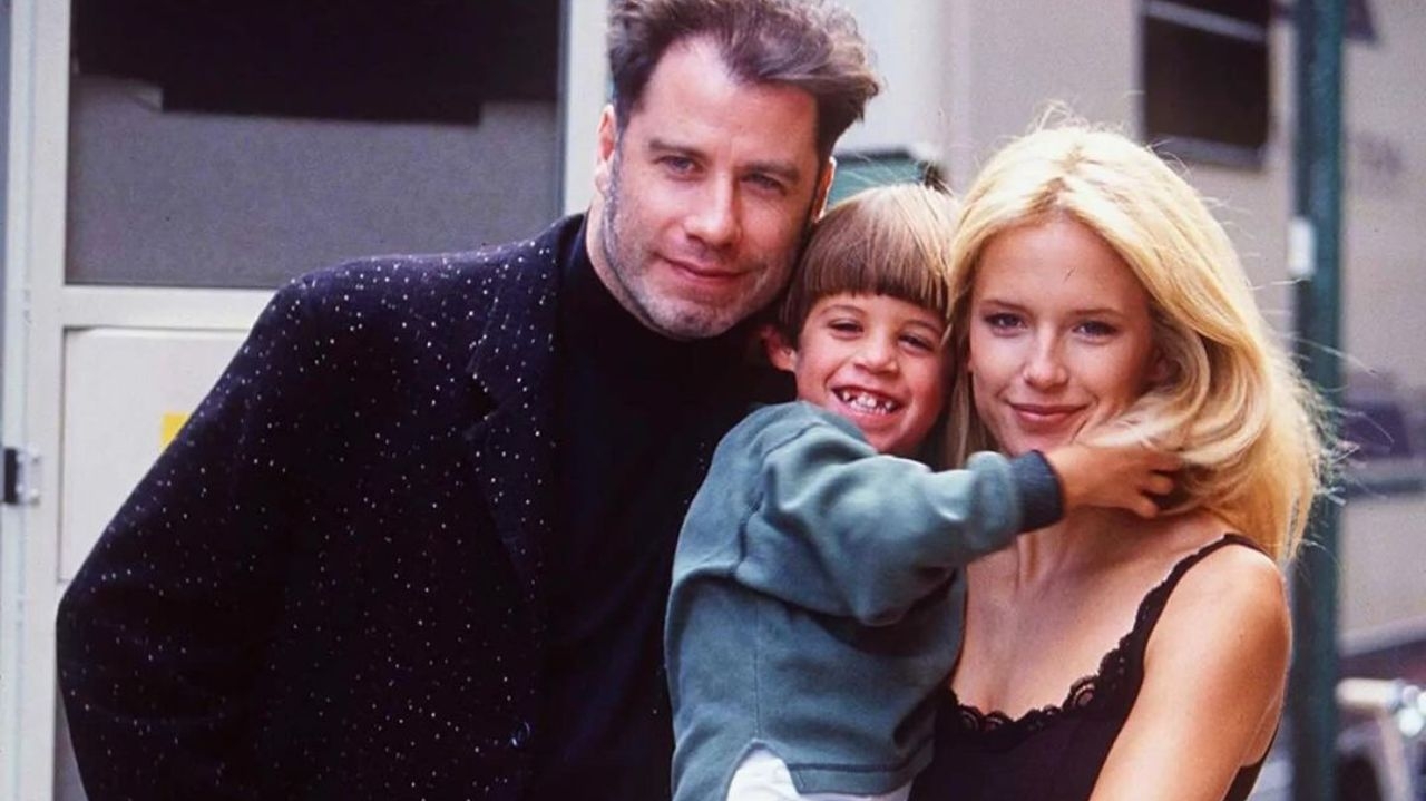 John Travolta homenageia filho falecido em 2009 Lorena Bueri