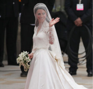 Ícone de moda! Confira o estilo da Princesa Charlotte, filha de Kate Middleton e Príncipe William