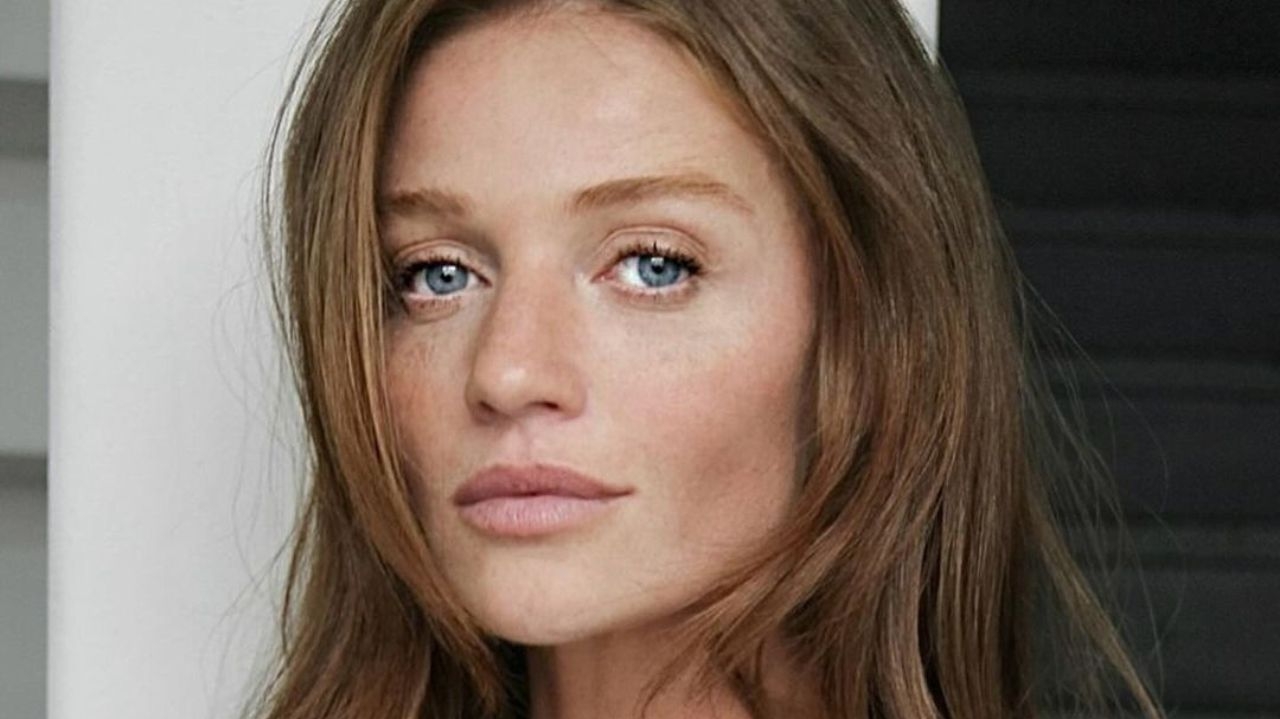 Cíntia Dicker troca tapete vermelho de Cannes por desfile beneficente em São Paulo Lorena Bueri