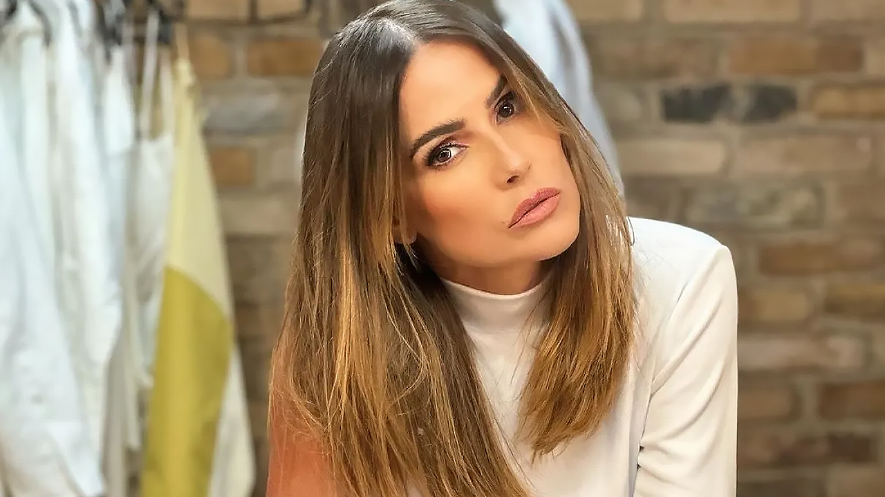 Deborah Secco desabafa sobre como lida com críticas: 'tentando ser mais livre' Lorena Bueri