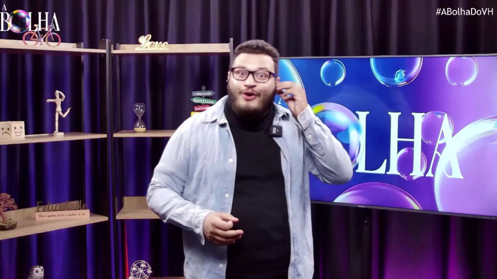 Ex-BBB Victor Hugo surpreende a web ao revelar que está namorando: “Não tô disponível”
