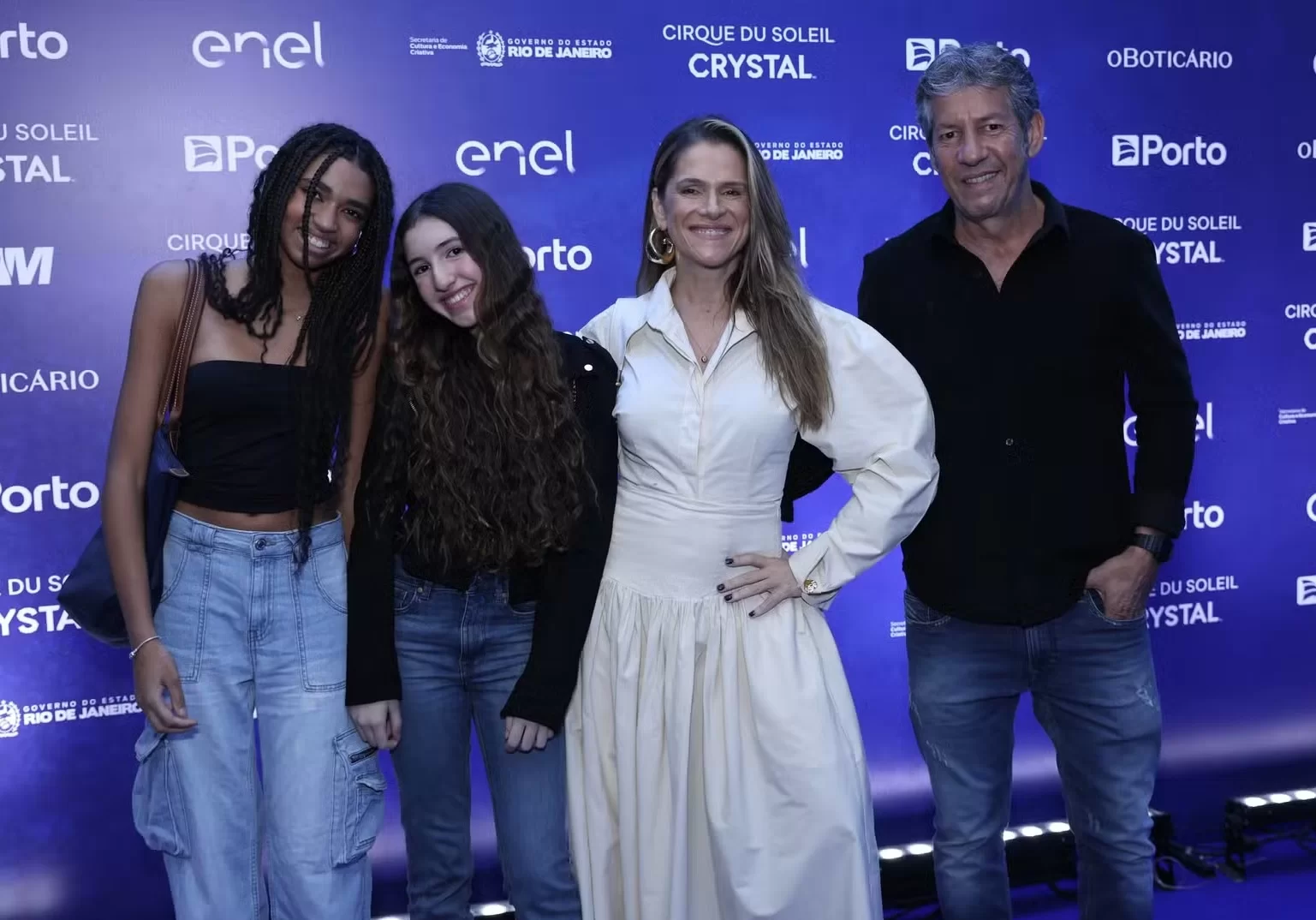 Ingrid Guimarães e família (Foto: reprodução/site/AgNews) Lorena Bueri