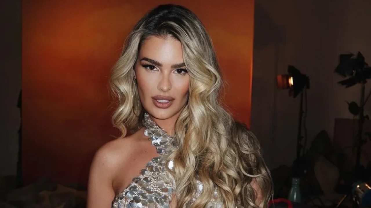 Yasmin Brunet conta sobre seu atual momento em talk show Lorena Bueri