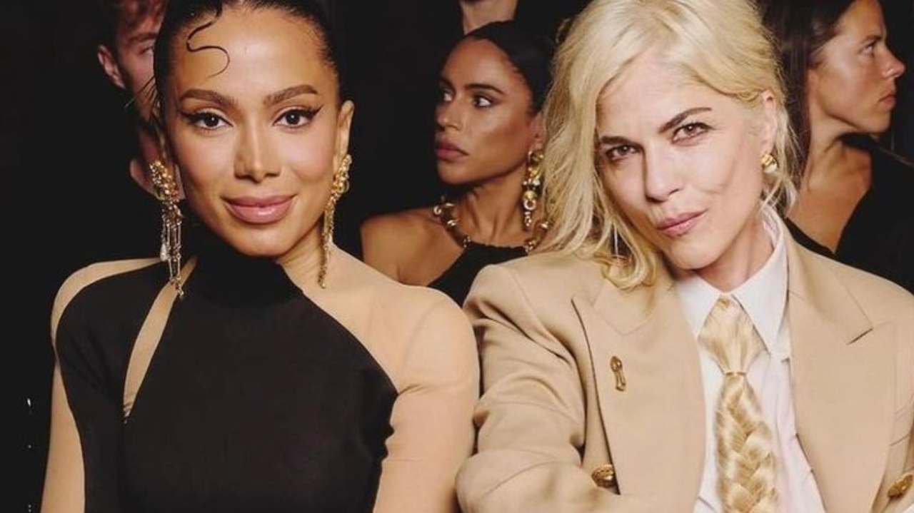 Selma Blair vira alvo de críticas dos fãs da cantora Anitta Lorena Bueri