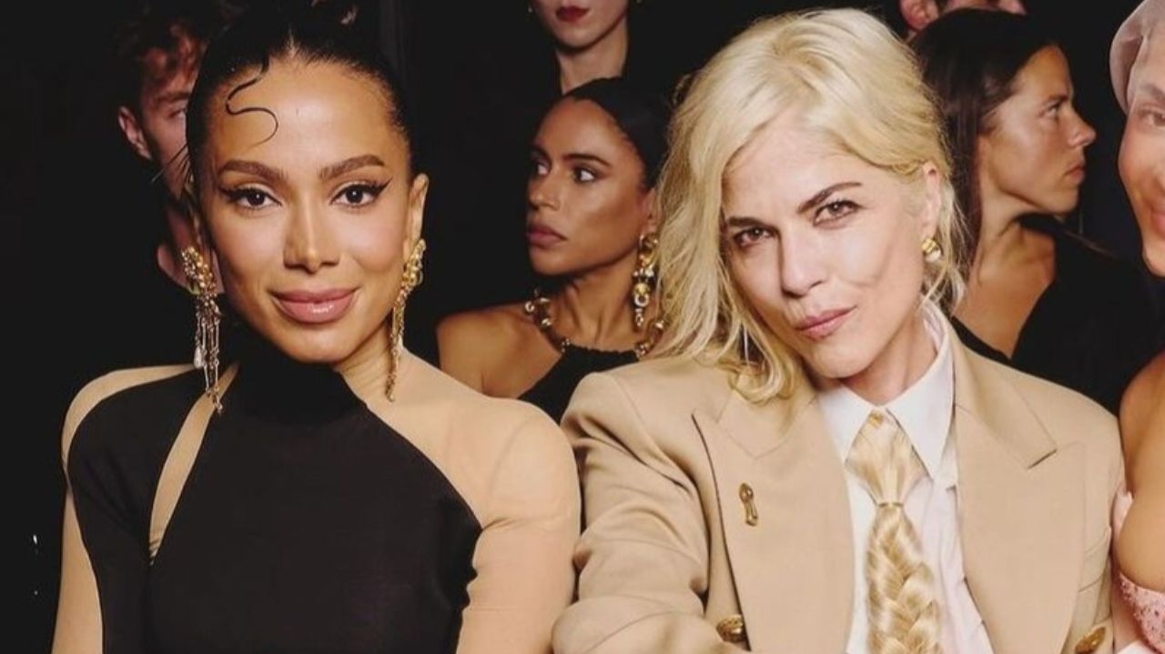 Anitta defende Selma Blair de polêmica: “Amor de pessoa' Lorena Bueri