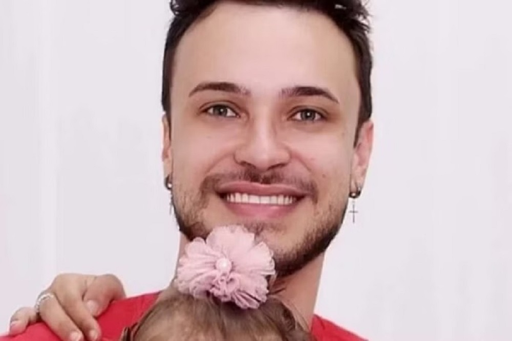 Influencer famoso é acusado de se aproveitar de filha especial