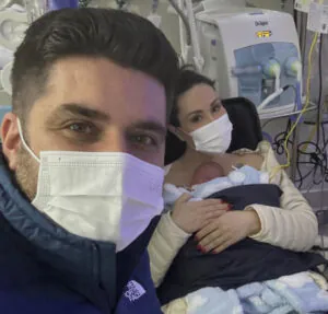 Dois meses após nascimento, Nadja Haddad fala sobre experiência de segurar o filho no colo pela primeira vez