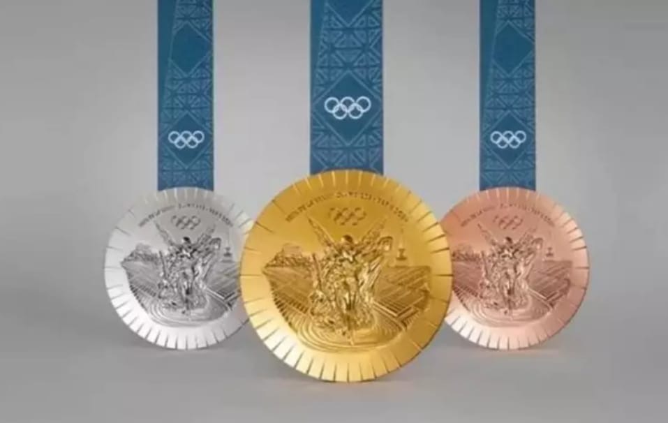 Brasileiro é detido em Paris por vender réplicas das medalhas dos Jogos Olímpicos