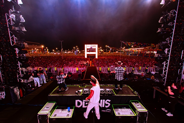 Resenha: Baile do Dennis agita São Paulo no Campo de Marte