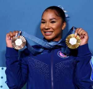 Romena ganha recurso e norte-americana Jordan Chiles perde medalha de bronze