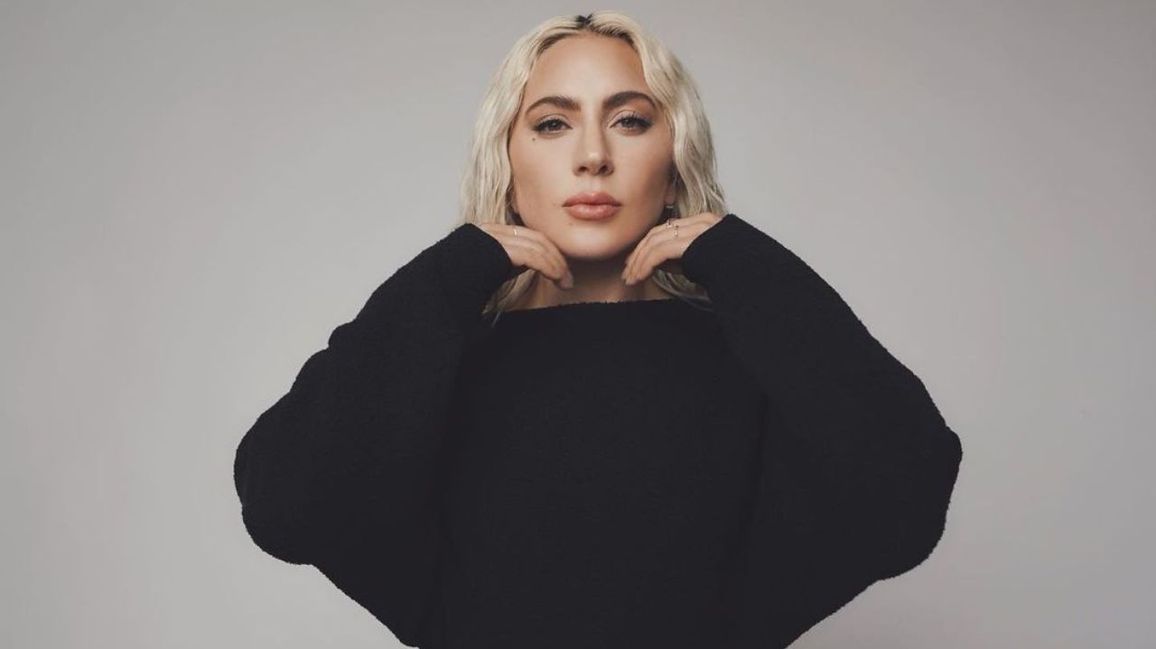 Lady Gaga relembra bullying que sofria por parte dos colegas de faculdade  Lorena Bueri