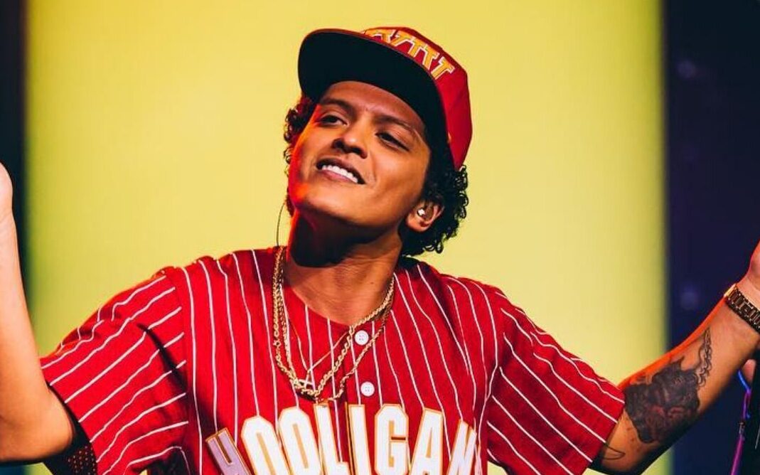 Briga generalizada é registrada no show de Bruno Mars em São Paulo