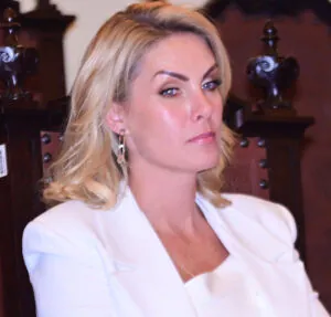 Perícia comprova que assinaturas de Ana Hickmann contidas em contrato com banco são falsas