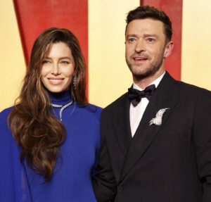 Prisão de Justin Timberlake teria causado crise em casamento com Jessica Biel, afirma revista