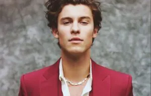 Shawn Mendes afirma que está descobrindo sua sexualidade, tentado se permitir a ”sentir as coisas”