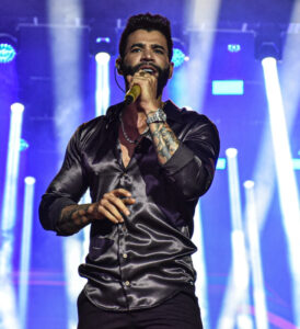 Hotel de luxo, shows mais longos… Confira os planos de Gusttavo Lima para 2025