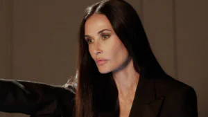 Demi Moore relembra tempos dolorosos que passou para alcançar o corpo perfeito