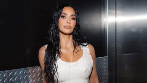 Kim Kardashian defende os irmãos Menendez em carta aberta