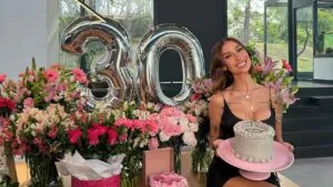 Bianca Andrade comemora 30 anos com festa íntima