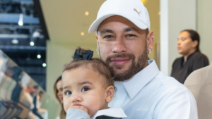 Neymar aproveita sábado em família com Bruna Biancardi e Mavie