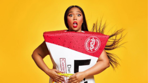 Lizzo surpreende fãs ao mostrar sua fantasia de Halloween nas redes sociais