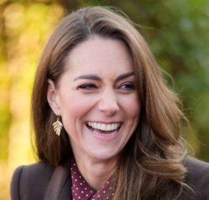 Kate Middleton envia mensagem para atriz que sobreviveu a câncer agressivo